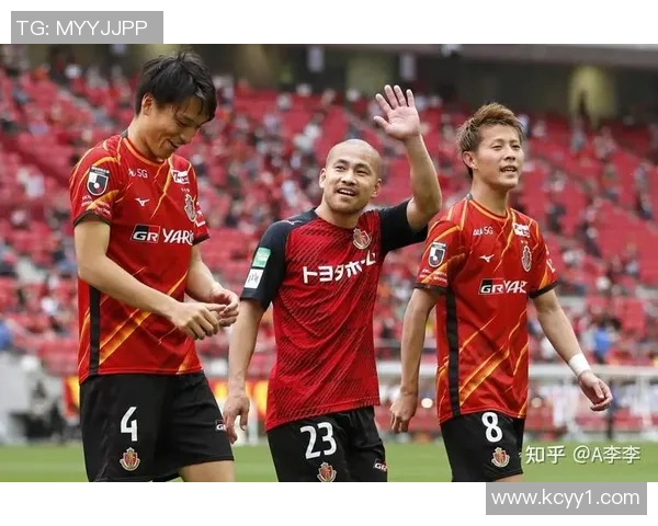 回顾日本足球辉煌历史昔日明星球员名单盘点与成就分析